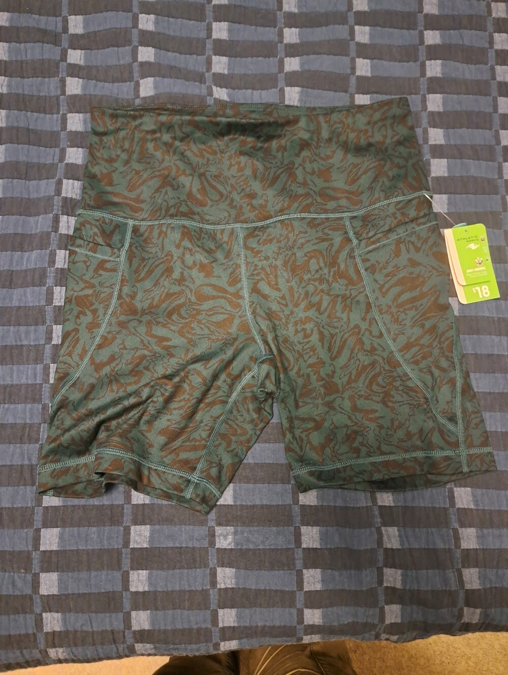 High-Waist Green And Black Bike Shorts